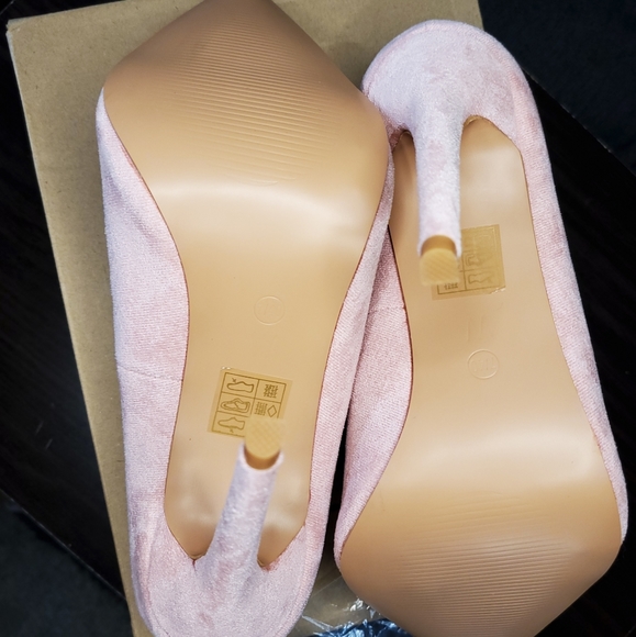 Womens heels - Picture 4 of 4